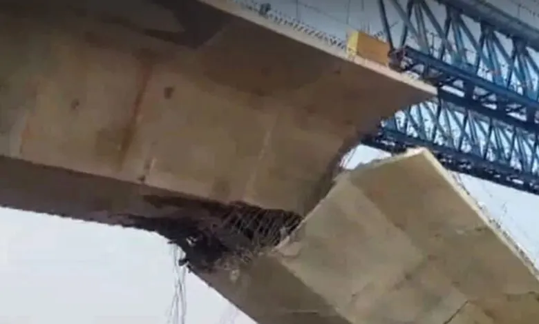 बिहार में कोसी पर बन रहे सबसे लंबे पुल का स्लैब गिरा, कई मजदूरों के घायल होने की आशंका,एक मजदूर की मौत की पुष्टि