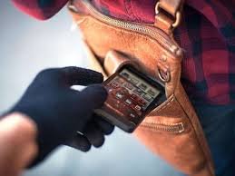 PATNA : राह चलते लोगों की जेबों से चुटकियों में गायब कर देते हैं मोबाइल फोन, एक पुलिसवाले पर भी किया हाथ साफ, रंगे हाथ दो आरोपित गिरफ्तार